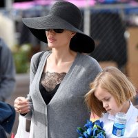 Angelina Jolie s kćeri Shiloh i blizancima Knox i Vivienne