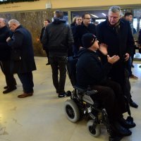 Upisivanje u knjigu žalosti na komemoraciji za generala Slobodana Praljka