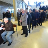 Upisivanje u knjigu žalosti na komemoraciji za generala Slobodana Praljka