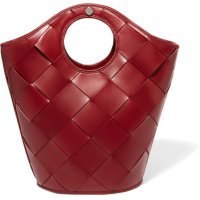 Isprepletena torba, Elizabeth and James