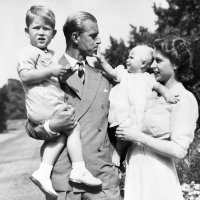 Princ Philip i kraljica Elizabeta II s djecom