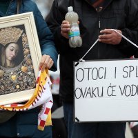 Prosvjed protiv izgradnje termoelektrane Peruća