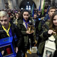 Izviđači u društvu Gordana Jandrokovića donijeli Betlehemsko svjetlo mira u katedralu