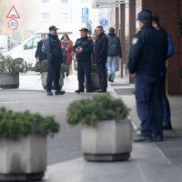 Policijsko osiguranje ispred hotela Sheraton