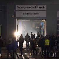 Vatrogasci ugasili požar koji je izbio u poslovnom centru Auto Hrvatska