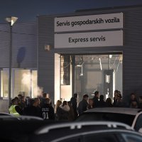 Vatrogasci ugasili požar koji je izbio u poslovnom centru Auto Hrvatska