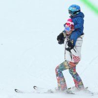 Janica Kostelić s nećakom uživa na skijalištu na Sljemenu