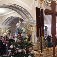 Polnoćka u crkvi u Sankt Peterburgu