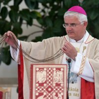 Dubrovački biskup Mate Uzinić