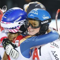 Mikaela Shiffrin i Bernadette Schild (1)