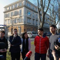 Živi zid je održao konferenciju za medije ispred glavnog ulaza u brodogradilište Uljanik