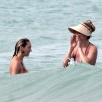 Doutzen Kroes i Candice Swanepoel uživaju na plaži
