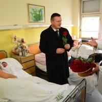 Župan Danijel Marušić posjetio prvu bebu rođenu u Slavonskom Brodu