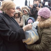 Predsjednica RH Kolinda Grabar Kitarović posjetila je humanitarnu udrugu Rijeka ljubavi