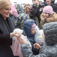 Predsjednica RH Kolinda Grabar Kitarović posjetila je humanitarnu udrugu Rijeka ljubavi