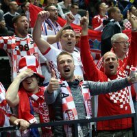 Hrvatski navijači na utakmici protiv Švedske (2)