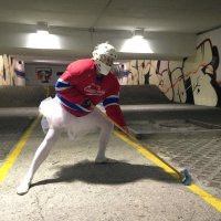 Jakša Matošić, 'Artist ili Hokej na labuđem jezeru', performans, Split, 2012.