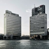 Edvard Ravnikar, Trg revolucije, Slovenija