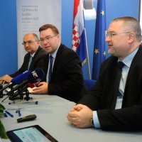 Ministar Marko Pavić na potpisivanju ugovora o dodjeli bespovratnih sredstava za upravljanje službenom dokumentacijom RH