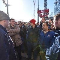 Radnici Uljanika i dalje ispred zgrade Uprave očekuju smjenu rukovodstva