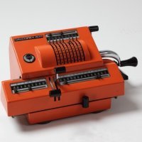 Mehanički kalkulator Calcorex 403, TRS dizajn, Davor Grunwald, 1969.