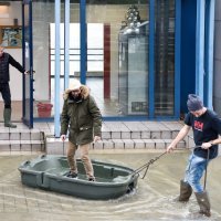 Nabujala Seine prijeti Parizu