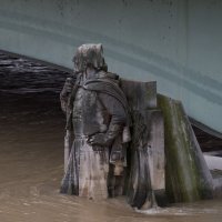 Nabujala Seine prijeti Parizu