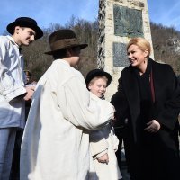Predsjednica Kolinda Grabar Kitarović posjetila je spomenik Hrvatskoj himni u Zelenjaku