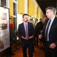 Andrej Plenković bio je na izložbi u zgradi Hrvatskog sokola