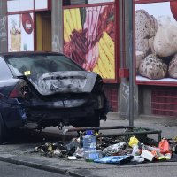 Zapaljeni automobili i kontejneri