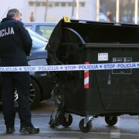 U Miramarskoj zapaljen kontejner, oštećen i automobil Žarka Puhovskog