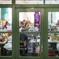 Rade u prilično neuglednim, starim zgradama