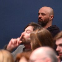 Damir Karakaš u publici na predstavi Sjećanje šume koju je u Gavelli režirala Tamara Damjanović