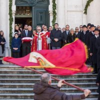 Spuštanjem barjaka ispred zborne crkve završila je 1046. Festa svetoga Vlaha
