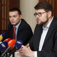 Arsen Bauk, Peđa Grbin