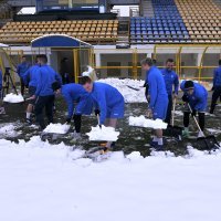 Čišćenje snijega na stadionu u Zaprešiću (5)