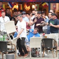 Sukob ruskih i engleskih huligana (2)