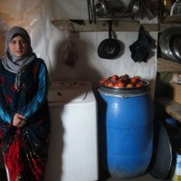 Aliaa u kuhinjici u šatoru