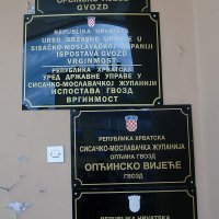 Dvojezične table u Gvozdu