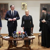 Susret Kolinde Grabar-Kitarović i Aleksandra Vučića s mladima u Mitropoliji zagrebačko-ljubljanskoj