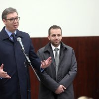 Aleksandar Vučić obratio se medijima nakon službene posjete Općini Gvozd