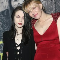 Frances Bean Cobain s majkom Courtney Love