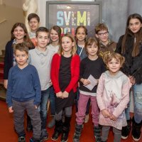 Djeca koja su izradila plakat filma otvaranja