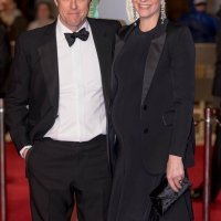 Hugh Grant i Anna Eberstein