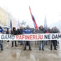 Radnici sisačke Rafinerije unatoč snježnom nevremenu stigli na prosvjed u Zagreb