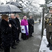 Otkrivanje ploče na vojarni 1. hrvatskog gardijskog zbora