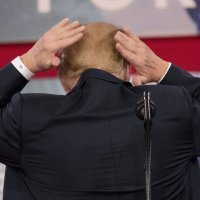 Frizura Donalda Trumpa