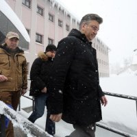 Premijer Andrej Plenković obišao Delnice pogođene snježnim nevremenom