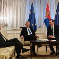 Johannes Hahn, Jean Claude Juncker i Aleksandar Vučić