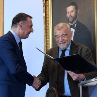 Tihomir Ladišić, Stjepan Mesić